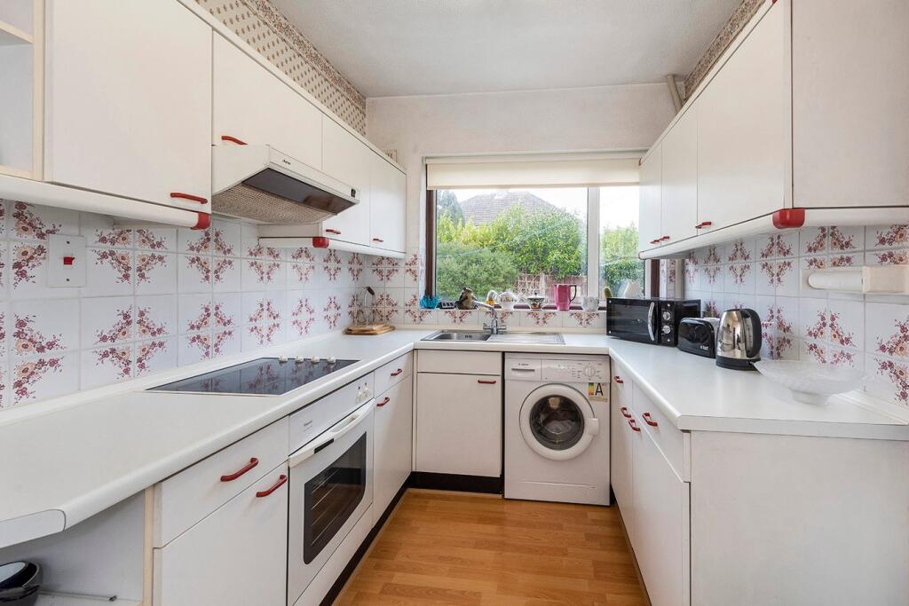 Stratton Close, Bexleyheath, DA7 photo 4