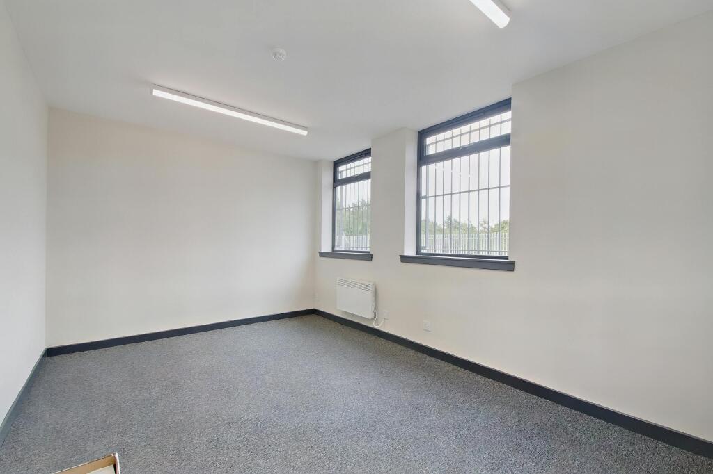 8565546interior17800.JPG