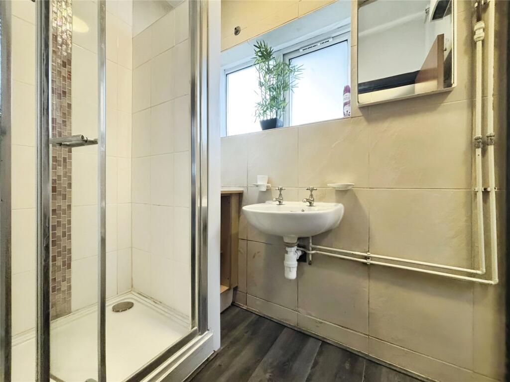 Apartment in Southampton - More