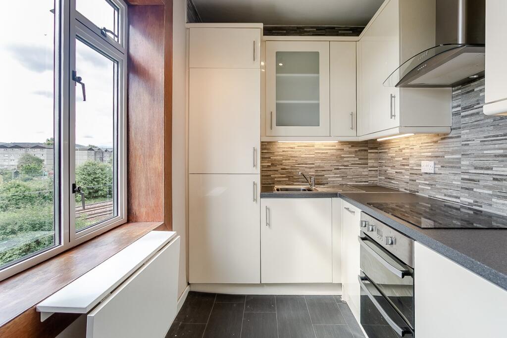 House in Edinburgh, Carrick Knowe, Corstorphine - More