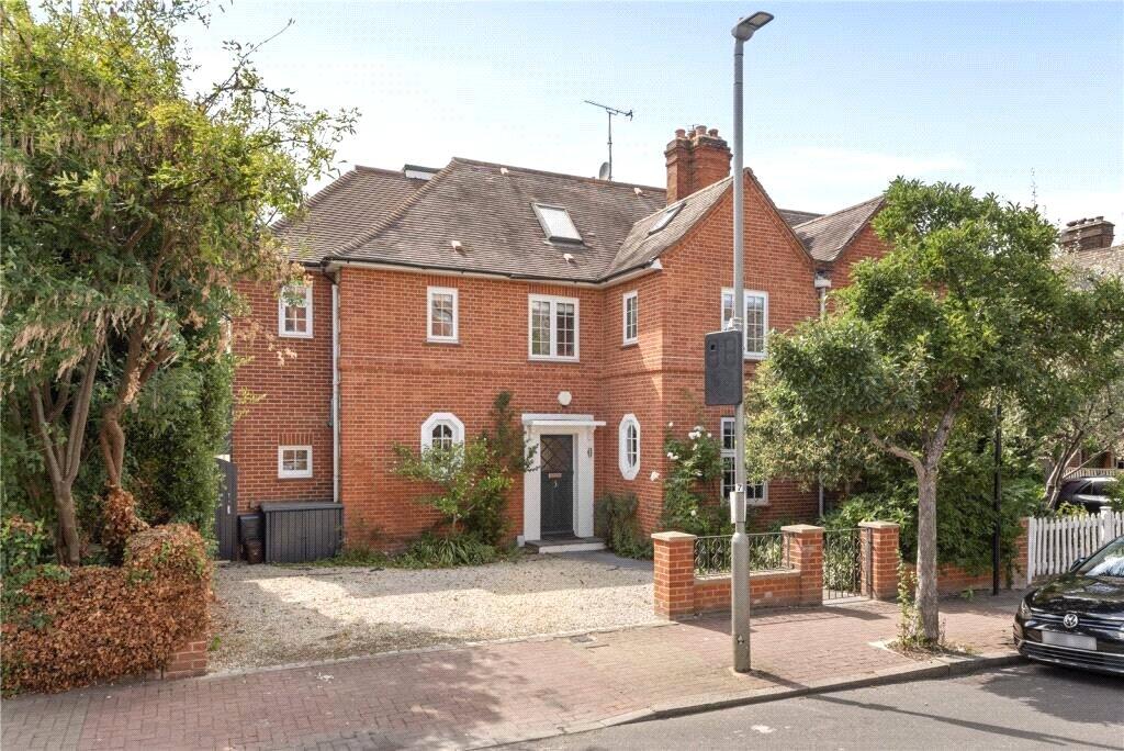 Main image of property: Ellerton Road, London, SW18