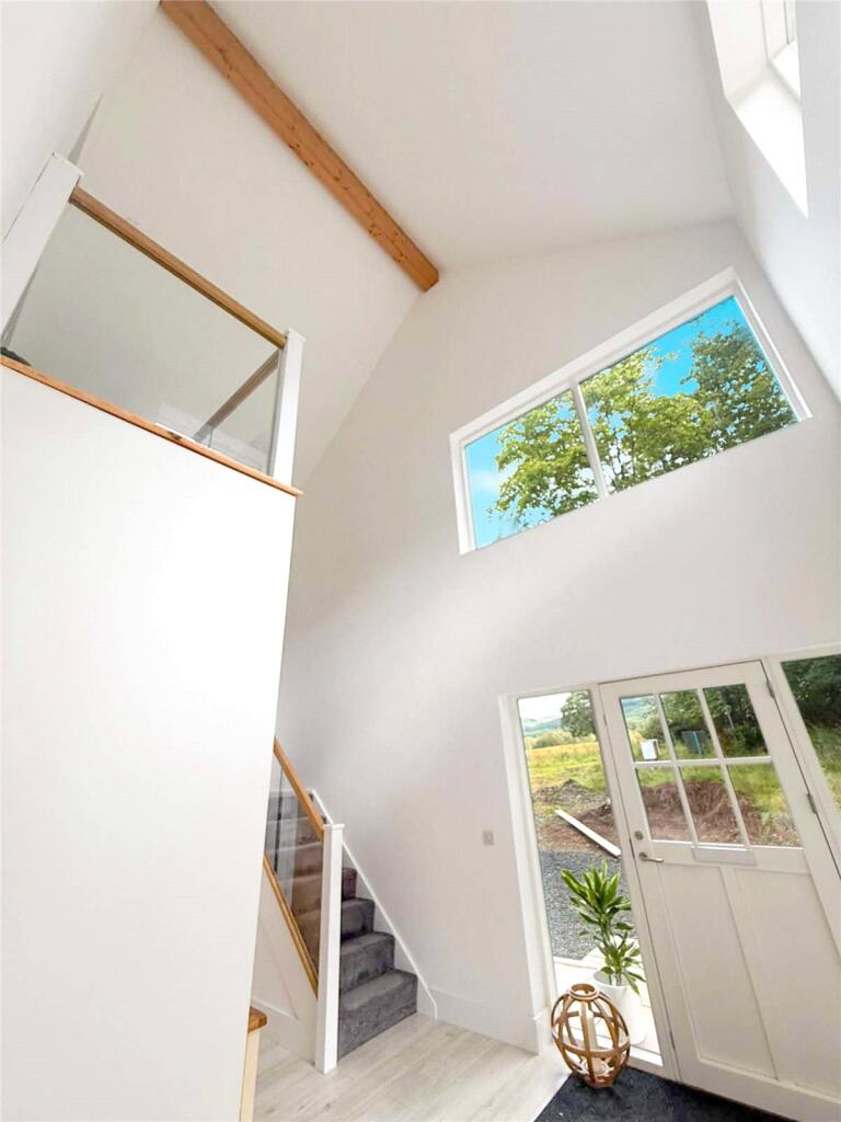 House in Falkirk, Stirling - More