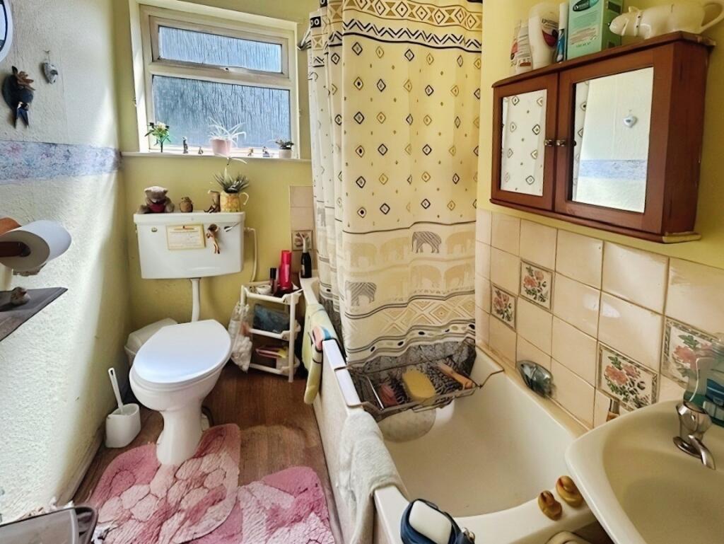 House in Nottingham, Nottinghamshire - View 5