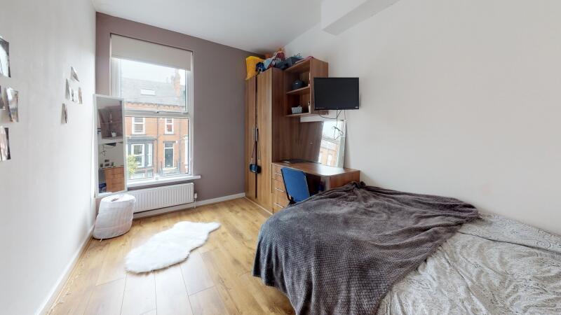 House in Leeds, West Yorkshire - View 4
