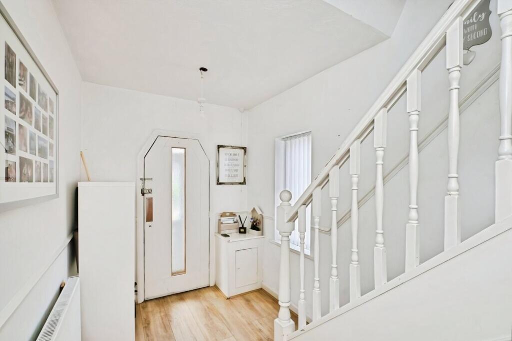 House in Birmingham, Banners Gate, Kingstanding - More