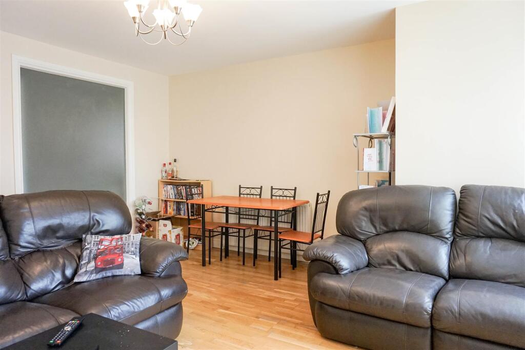 Apartment in Leeds - View 4