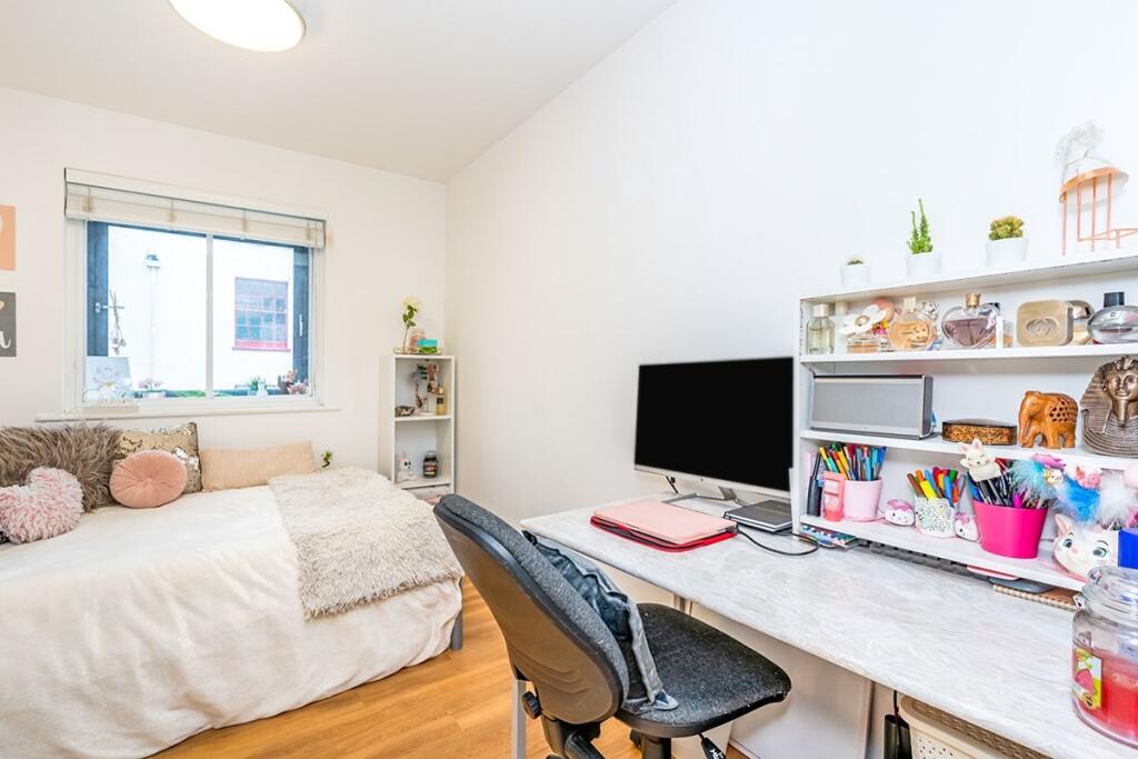 Apartment in Southampton - More