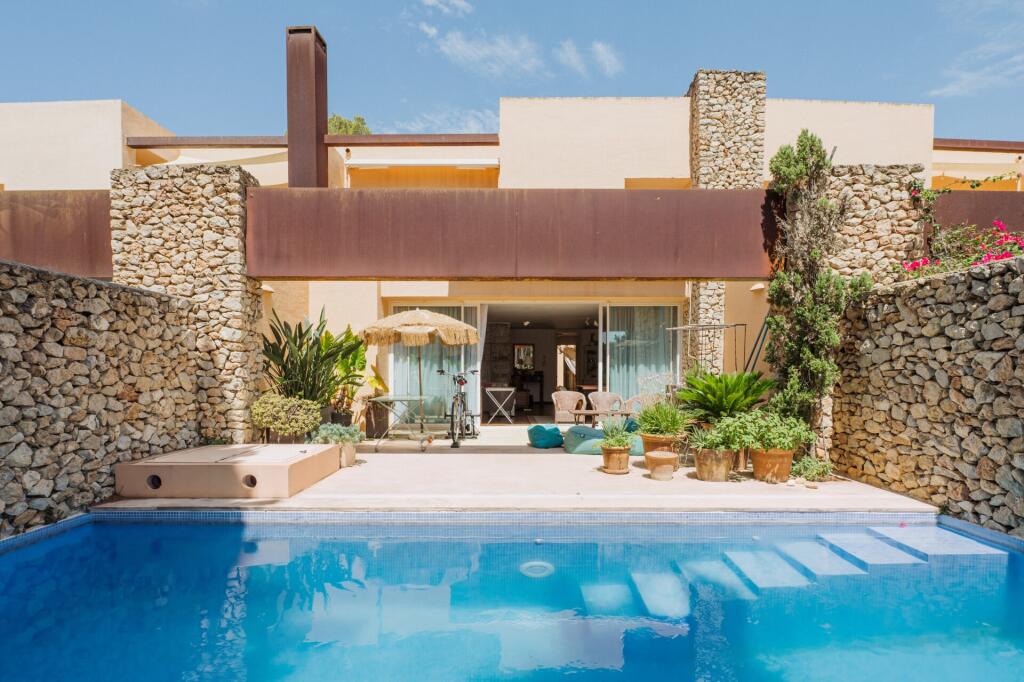 Main image of property: Balearic Islands, Ibiza, Santa Eulà ria Des Riu