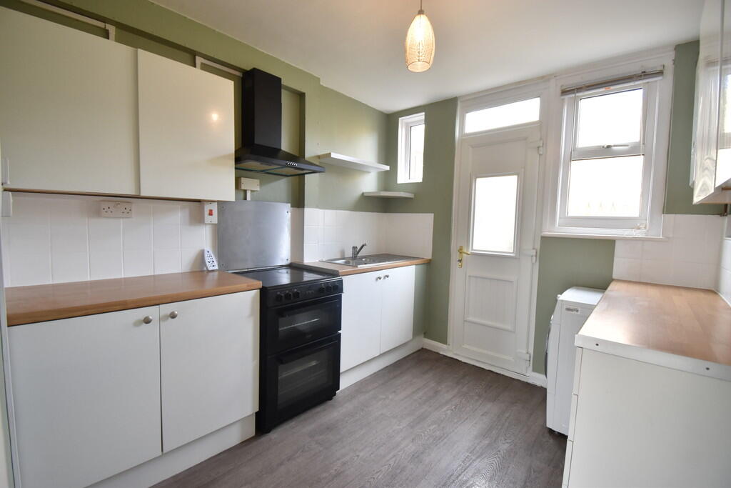 Hurst Avenue, Exeter photo 4