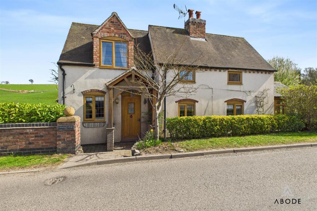 3-bed detached on 145, Main Street, £585,000