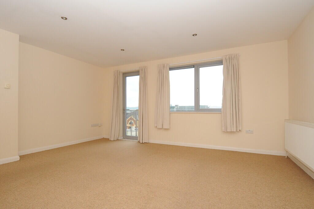 Apartment in Plymouth - View 3