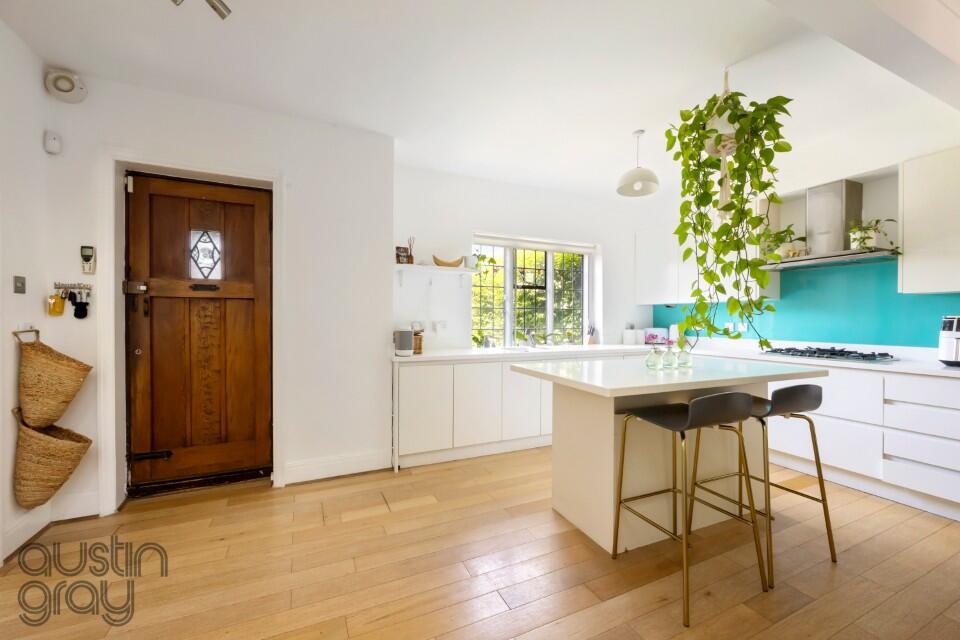 Elm Drive, Hove, East Sussex, BN3 photo 2