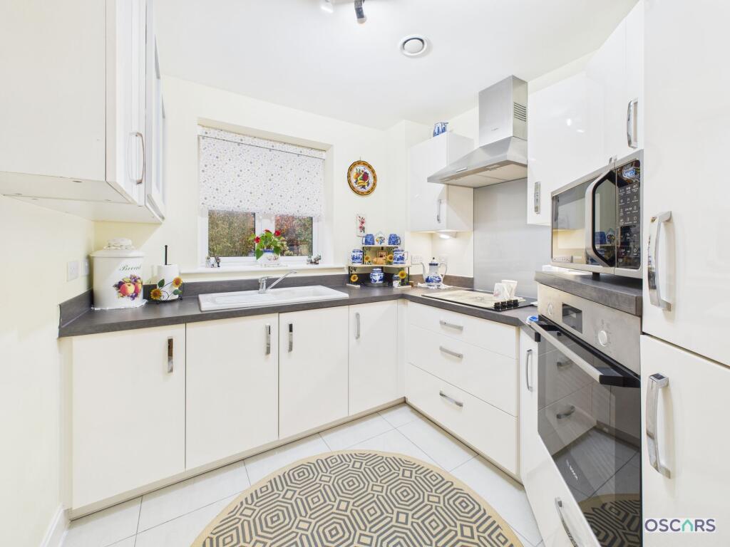 Apartment in Hull - View 5