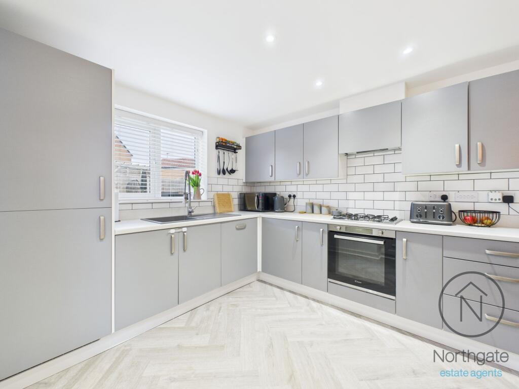 Chestnut Way, Newton Aycliffe, DL5 photo 4