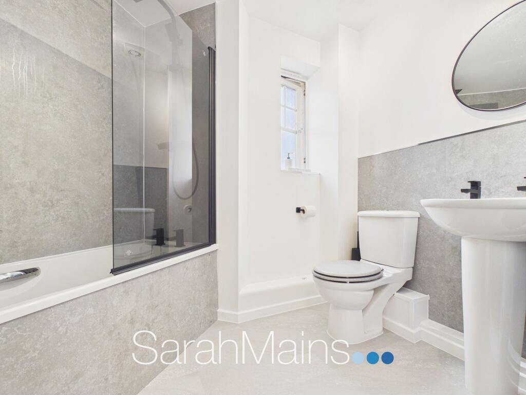 Apartment in Gateshead, North East - View 3