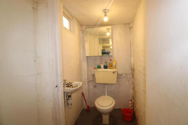 Toilet.JPG