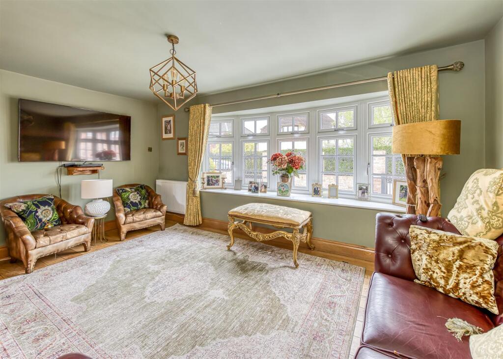 4 Mayfield Road, Albrighton, WV7 3JY photo 4