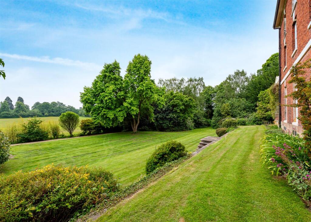 House in Wolverhampton - View 3