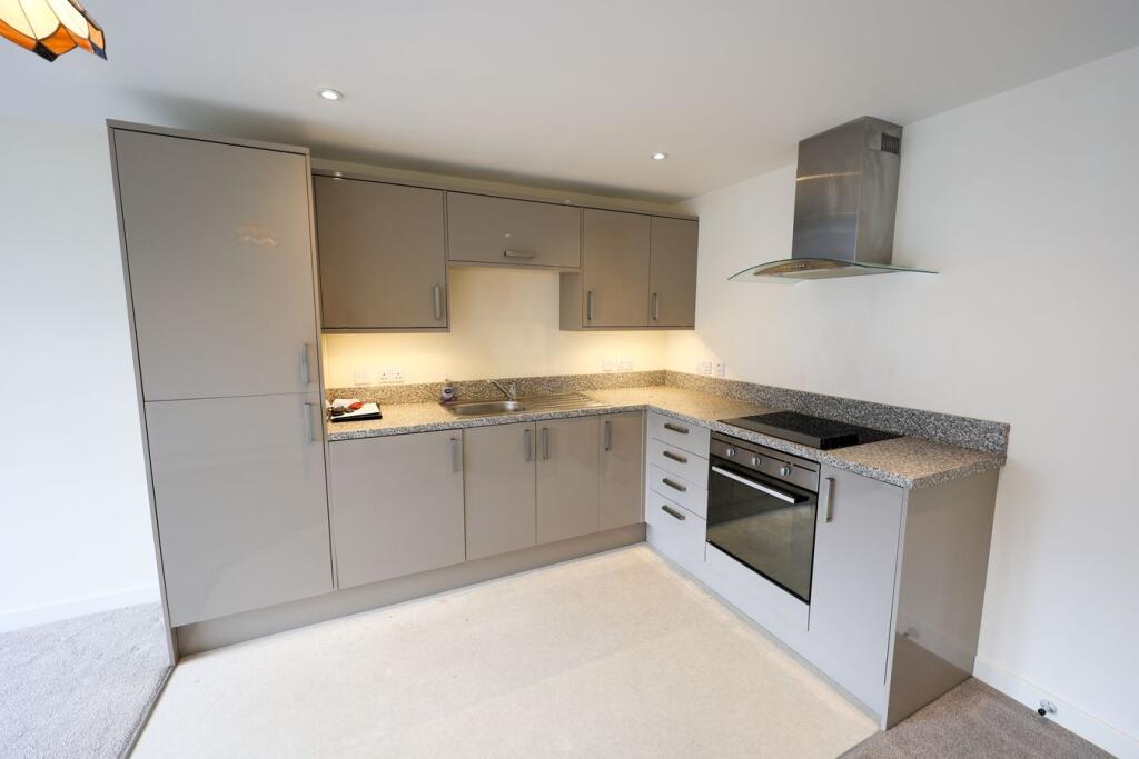 Apartment in Plymouth - View 3