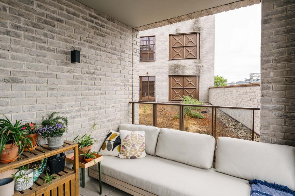 Apartment in London - View 2