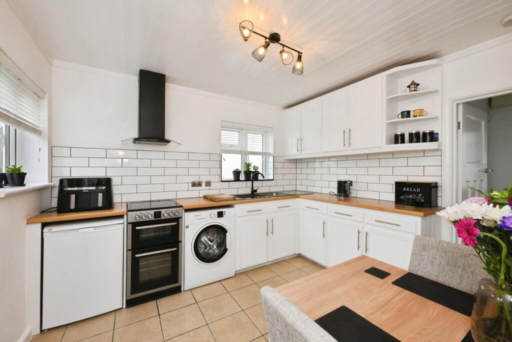 House in Meppershall, Central Bedfordshire - View 5