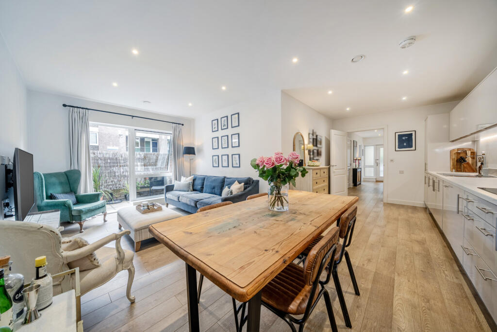 Apartment in London - View 3