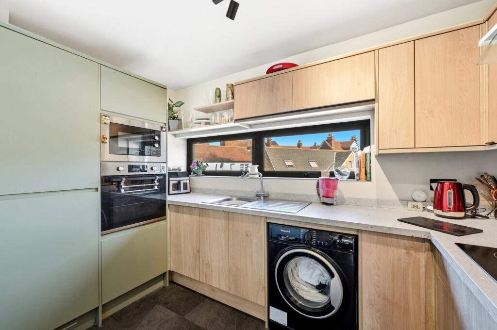 Apartment in Weybridge - View 5