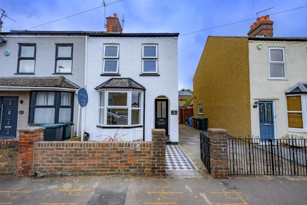 Main image of property: Marlin Square, Abbots Langley