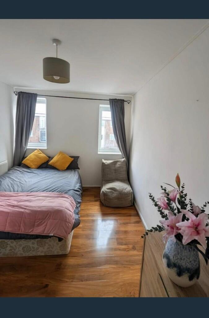 Main image of property: The Larches, Luton, Bedfordshire, LU2