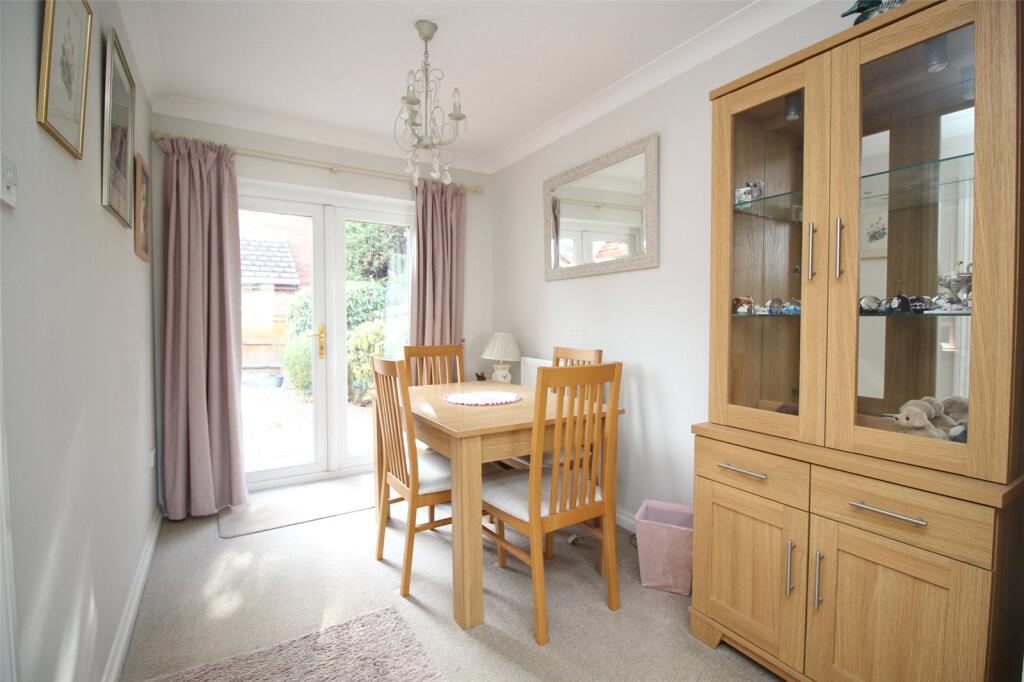 House in Southampton, Warsash - More
