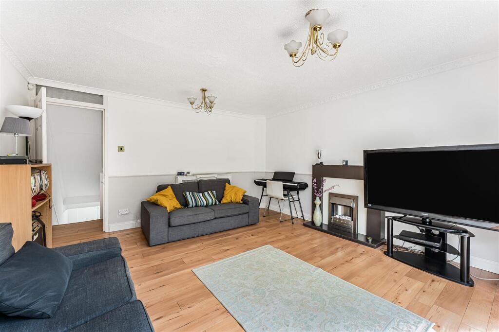 Wyemead Crescent, Chingford photo 3