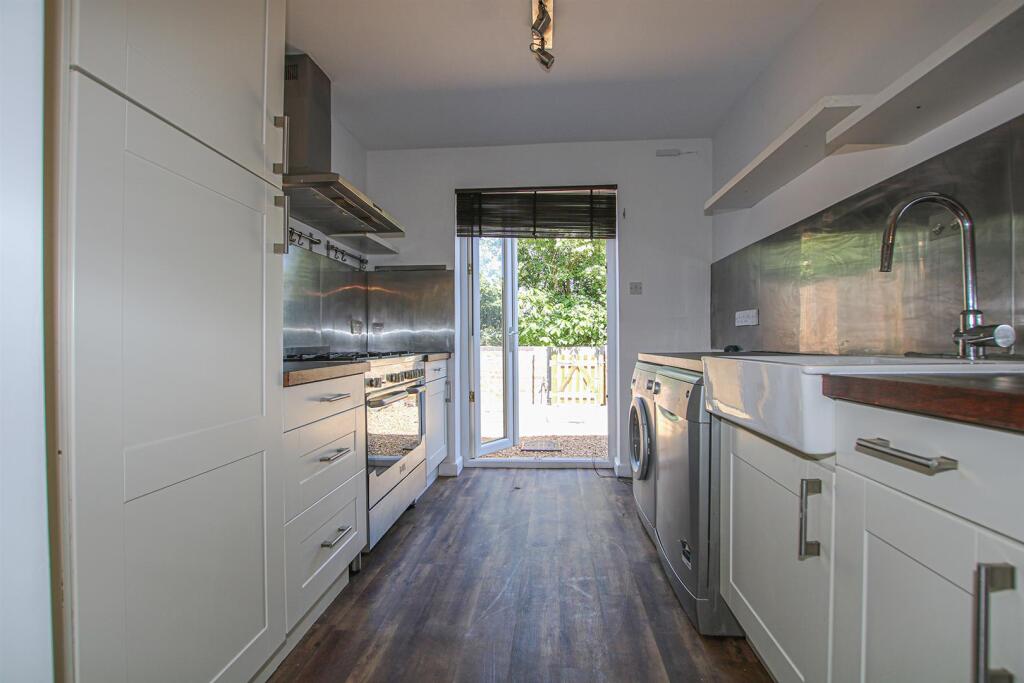 House in West Suffolk, Newmarket - More