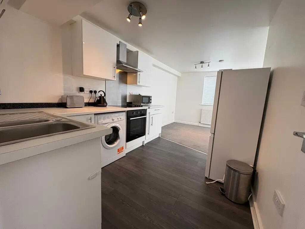 Apartment in Thatcham, West Berkshire - View 5