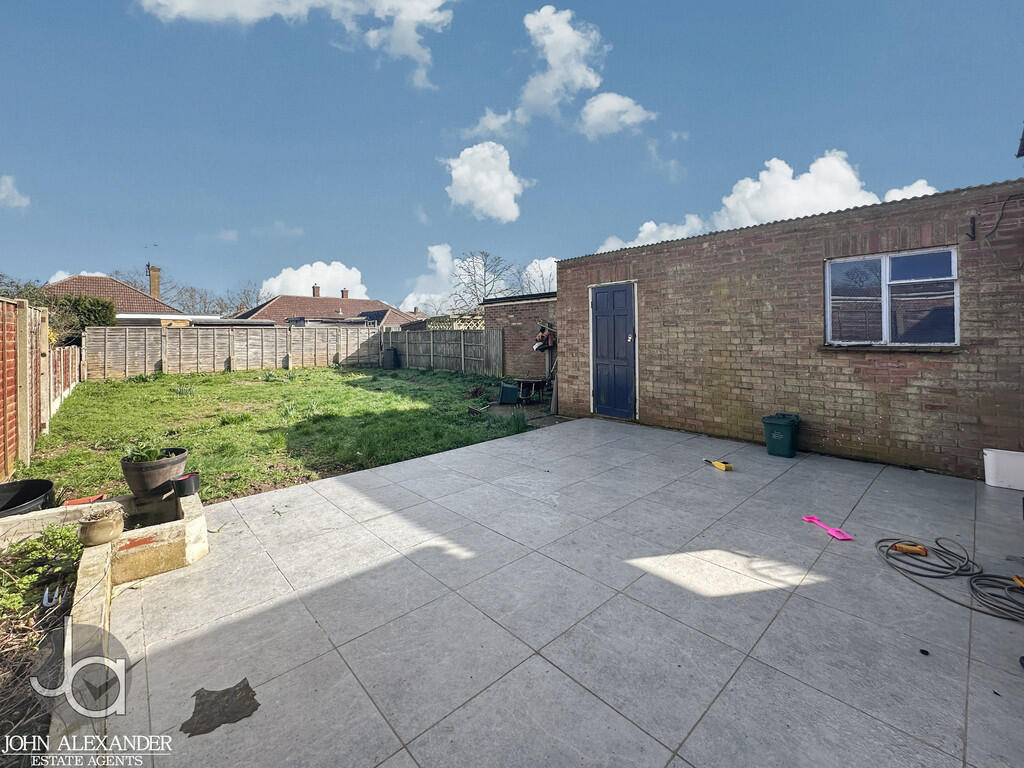 Magazine Farm Way, Colchester photo 3
