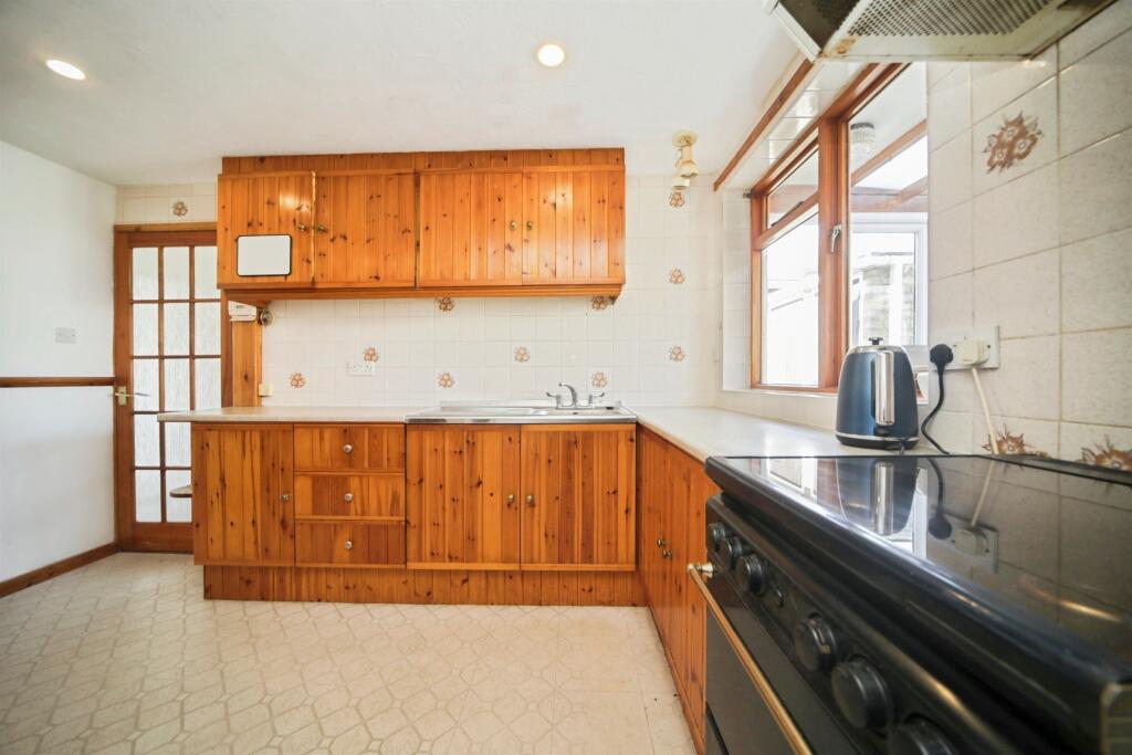 House in Saxmundham - More