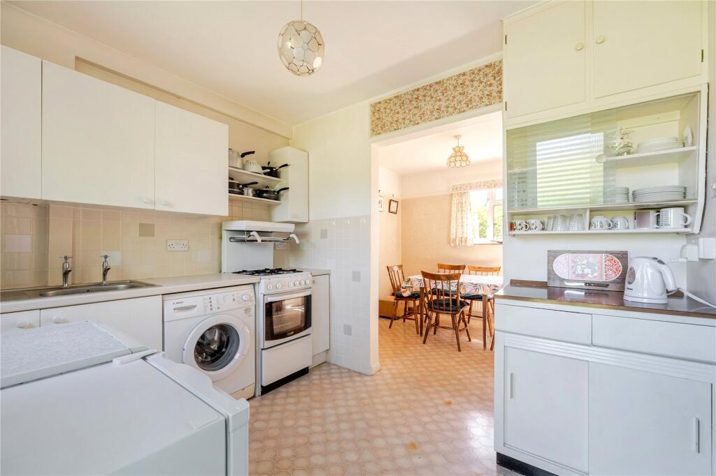Heathfield Road, Hersham, KT12 – pohled 4