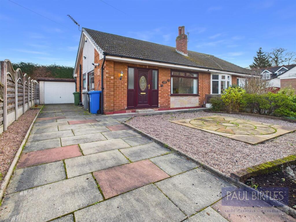 Main image of property: Yew Tree Drive, Davyhulme, Trafford, M41 8QF