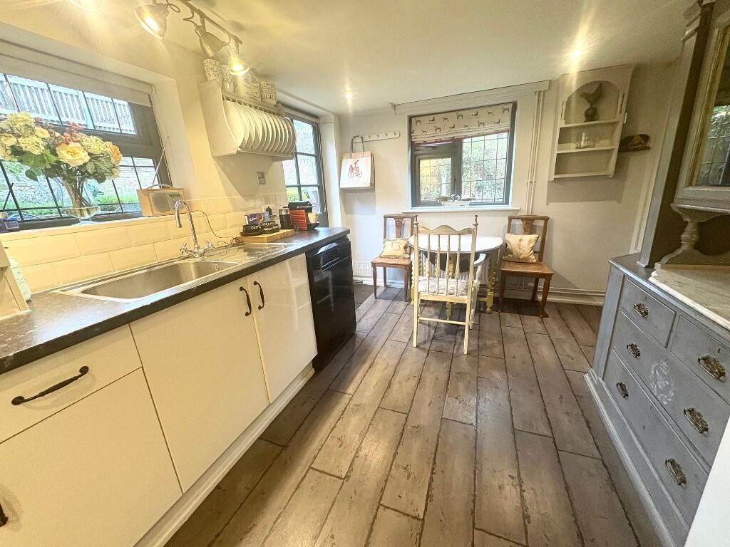  37a St John Street, Ashbourne, Derbyshire, DE6 1GP photo 4
