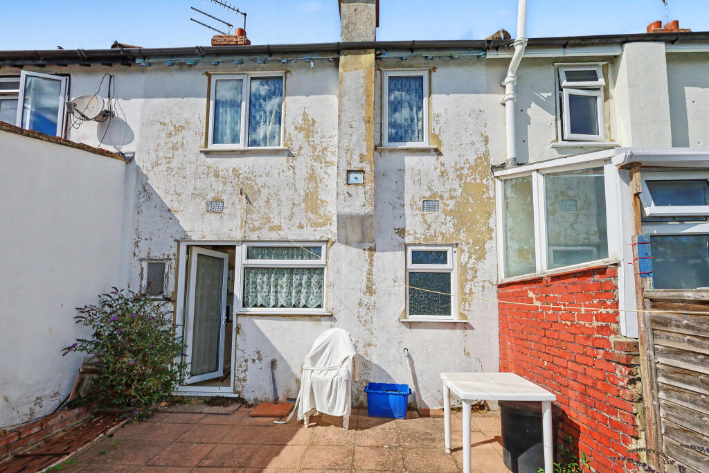 House in Epping Forest, Loughton - View 2