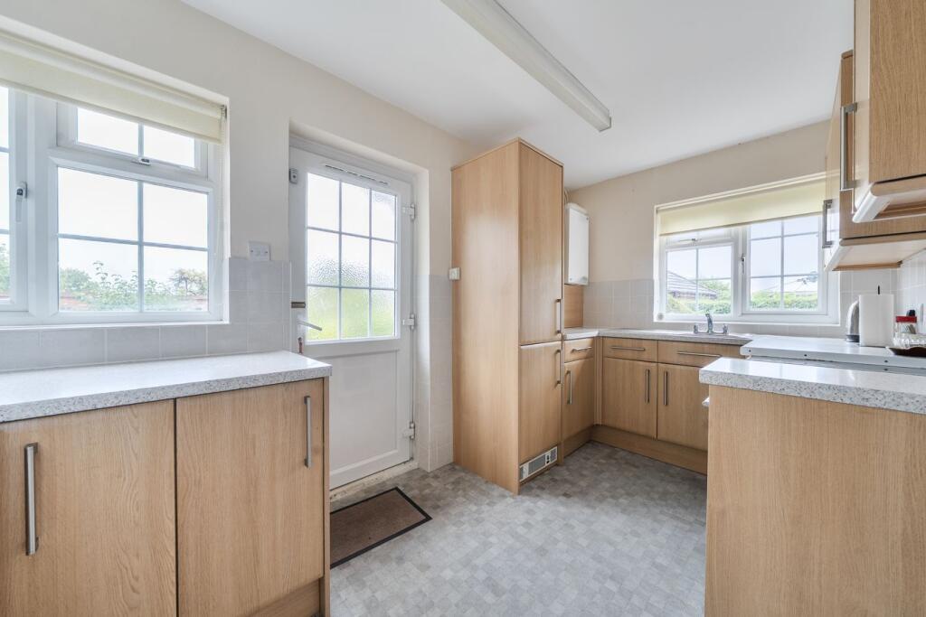 House in Meppershall, Central Bedfordshire - More