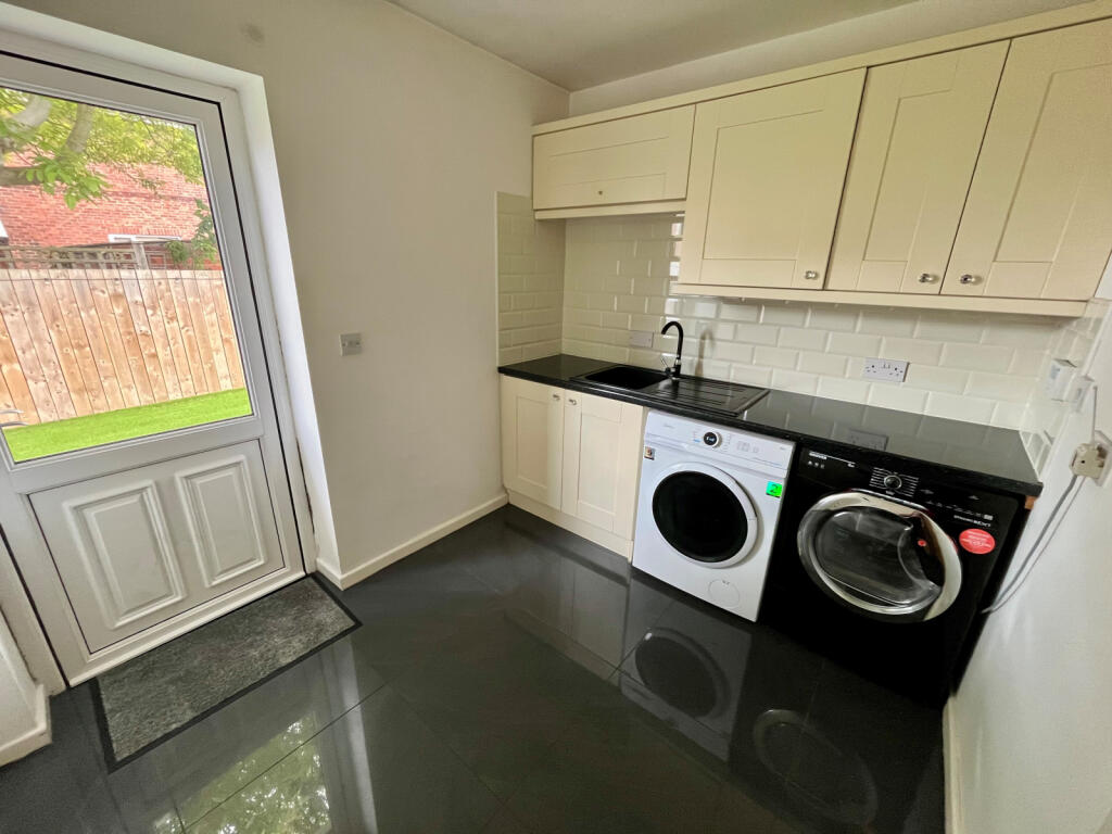 Carlton Drive, Aldbrough, Hull photo 4
