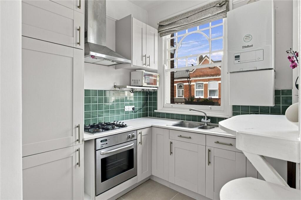 Apartment in London - More