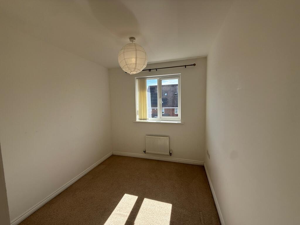 Apartment in Milton Keynes, Newton Leys, Bletchley and Fenny Stratford - View 5