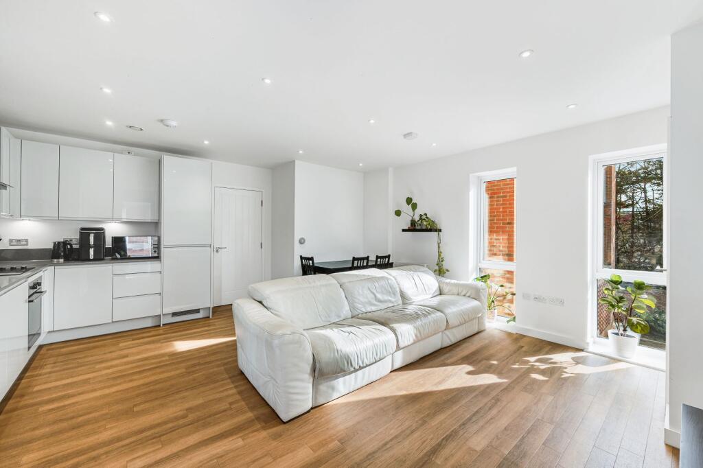 Apartment in London, Park Royal - View 5