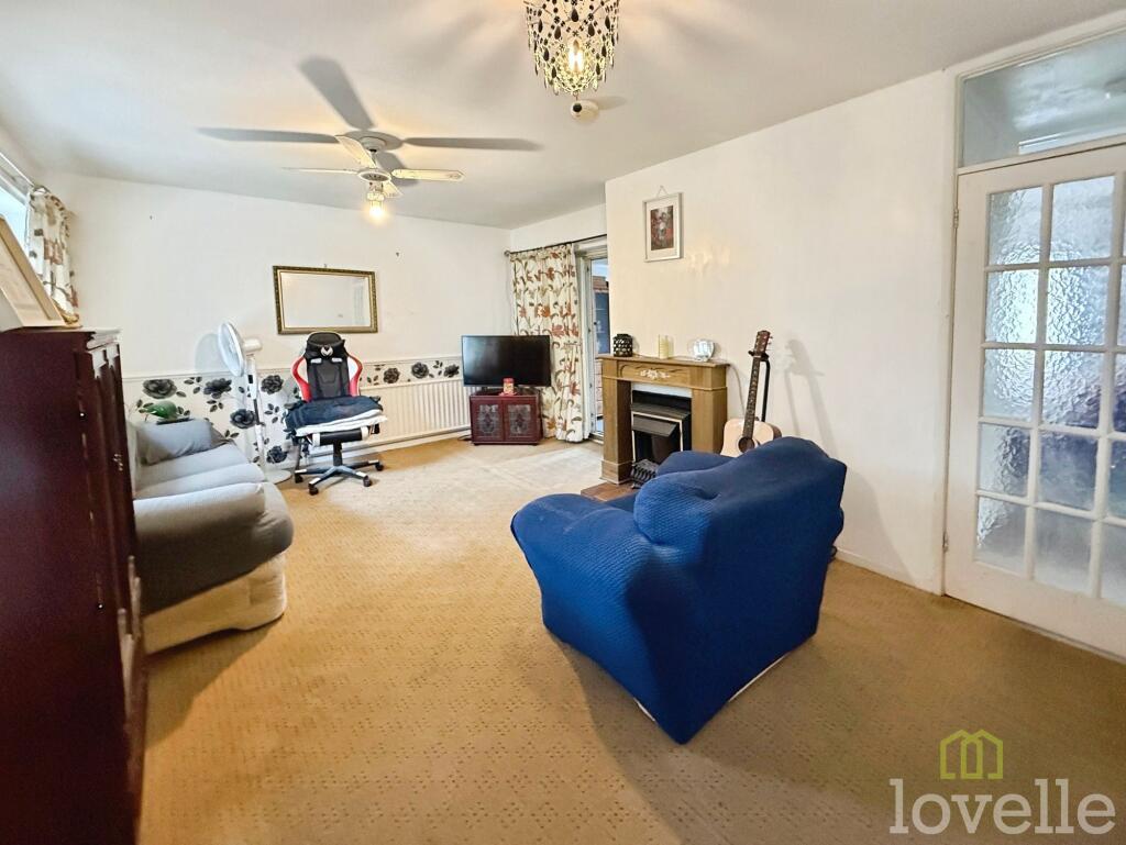 House in North Kesteven, North Hykeham - View 2