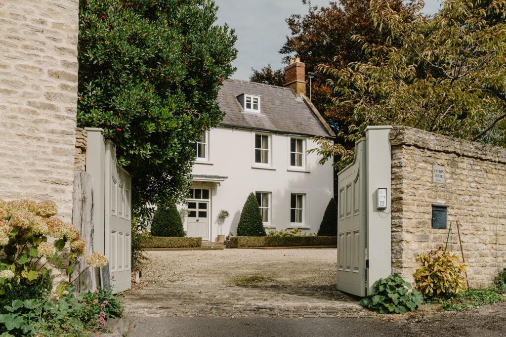 Main image of property: The Square, Aynho, OX17