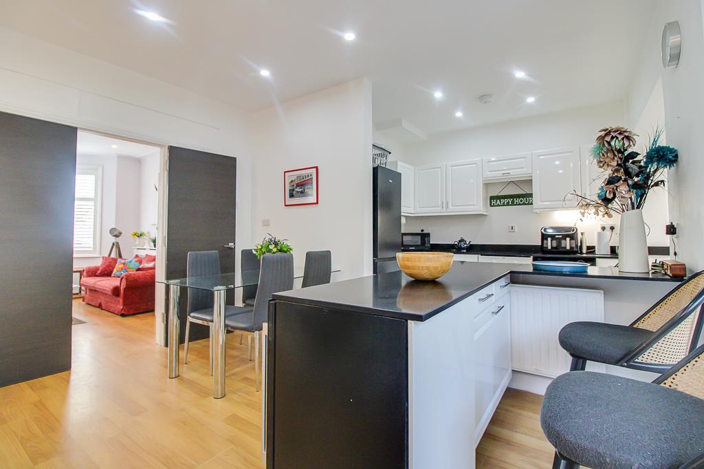 House in Southend-on-Sea - View 4