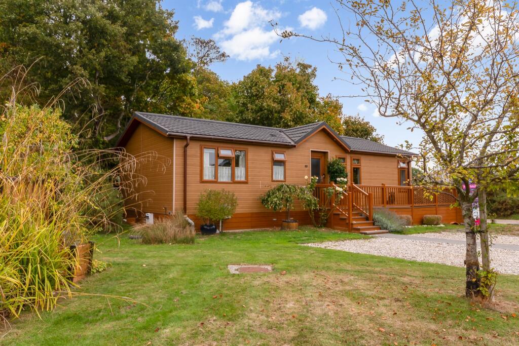 2-bed caravan on The Warren Estate, Woodham Walter, Maldon, £230,000