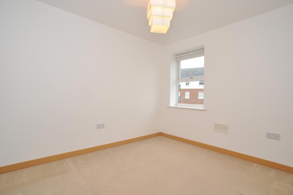 Apartment in North Hertfordshire, Hertfordshire - More