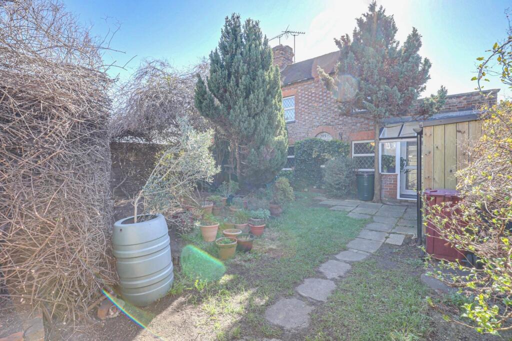 Main image of property: Gosbrook Road, Caversham, Reading